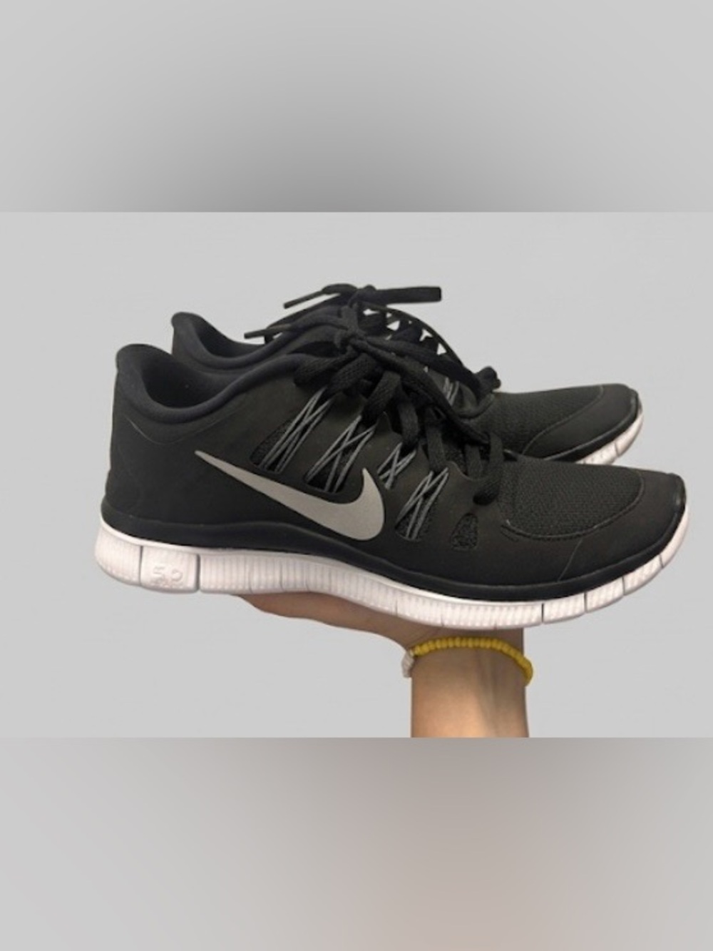 NEW Nike Black and White Athletic Sneaker